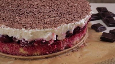 Пирог «Наслаждение» с маскарпоне и вишней