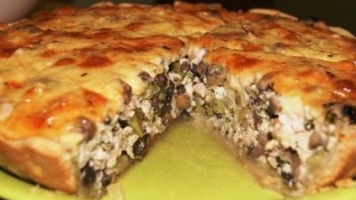Пирог с куриным филе и шампиньонами в духовке
