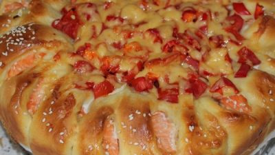 Пирог с семгой и овощами в духовке