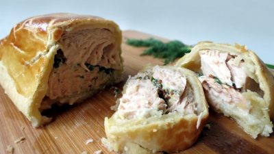 Пирог с семгой, укропом и базиликом
