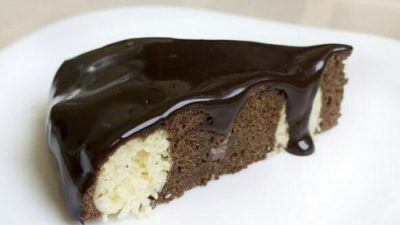 Пирог с творожными шариками и шоколадом