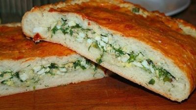 Пирог с яйцом и зеленым луком на кефире