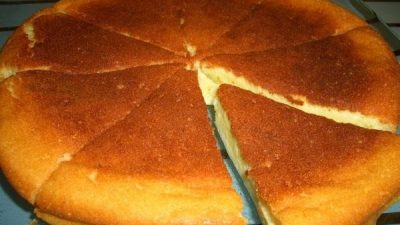Пирог «Шарлотка с творожным намеком» с яблоками