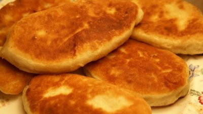 Пирожки с картофелем на сковороде