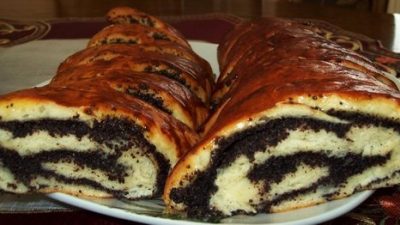 Плетенка с маком по-домашнему