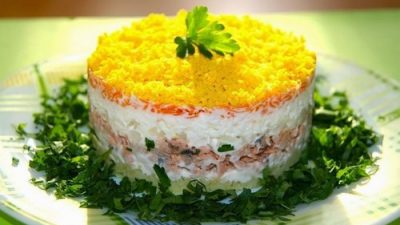 Порционный салат «Мимоза» с горбушей