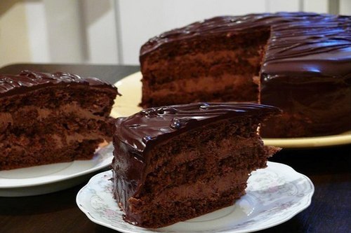 Как украсить торт клубникой в домашних условиях