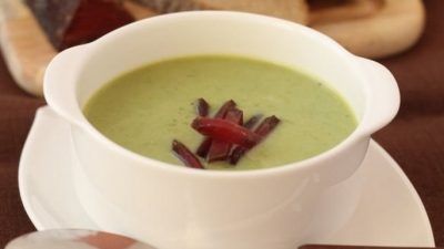 Простой гороховый суп-пюре со сливками