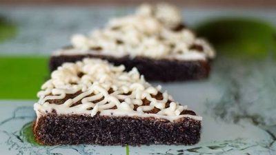 Простой маковый пирог с ванилью