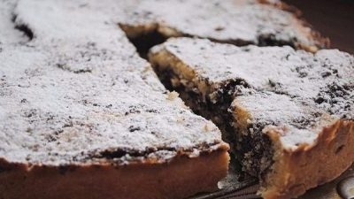 Простой пирог с маковой начинкой