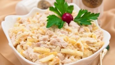 Простой салат «Нежность» с куриным филе