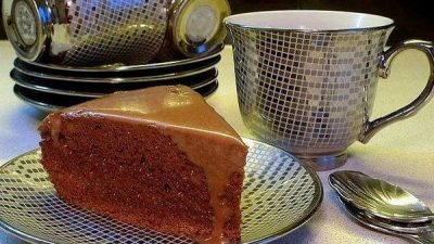 Простой шоколадный торт по-домашнему