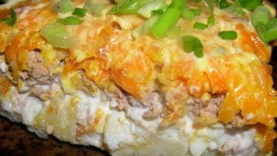 Простой слоеный салат с куриной печенью