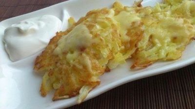 Простые драники из картофеля с сыром