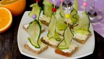 Простые канапе «Елочка»