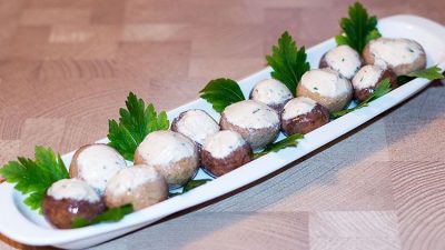 Простые маринованные шампиньоны на скорую руку