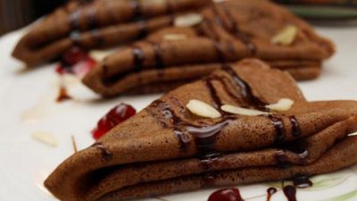 Простые шоколадные блинчики к завтраку