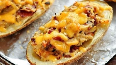 Пряный картофель под сыром