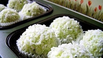 Рафаэлло из киви, меда и кокосовой стружки