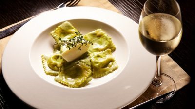 Равиоли с моцареллой, базиликом и тимьяном