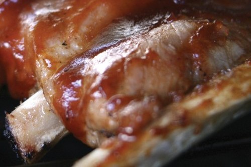 Ребрышки свиные в сладком соусе по-канадски