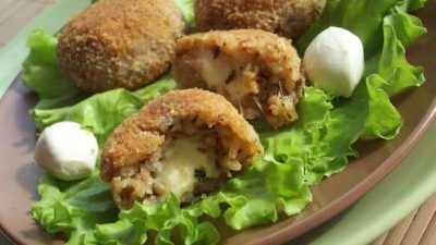 Рисовые зразы с сыром «Моцарелла»