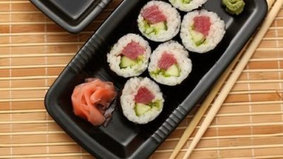 Роллы со свежим огурцом и тунцом