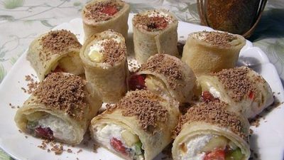 Роллы творожные, с фруктами