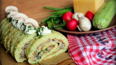Рулет из кабачка с сыром и шампиньонами