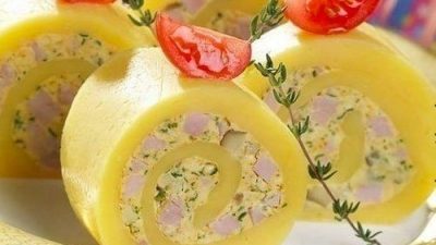 Рулет из сыра, шампиньонов и ветчины