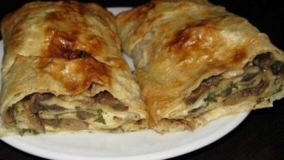 Рулет из тонкого лаваша с сыром и грибами