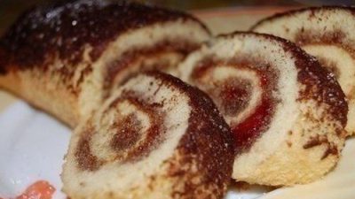 Рулет с джемом к чаю за 15 минут