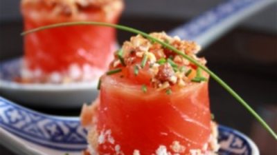 Рулетики из форели с грильяжем в хлебной крошке