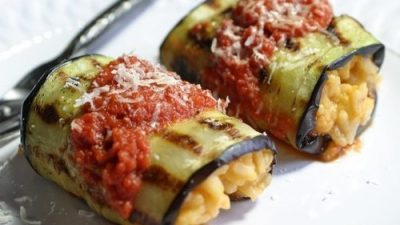 Рулеты из баклажанов с ризотто