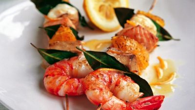 Рыбные шашлыки с креветками