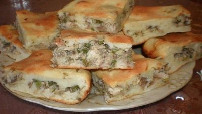 Рыбный пирог с зеленым луком на скорую руку