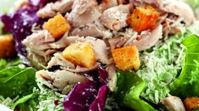 Салат «А-ля Цезарь» с куриной грудкой