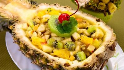 Салат «Ананас» из фруктов