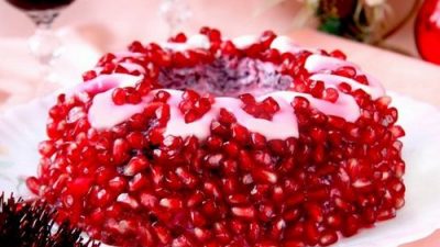 Салат «Гранатовый браслет» с куриной грудкой