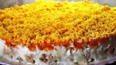 Салат из горбуши с морковью и грибами