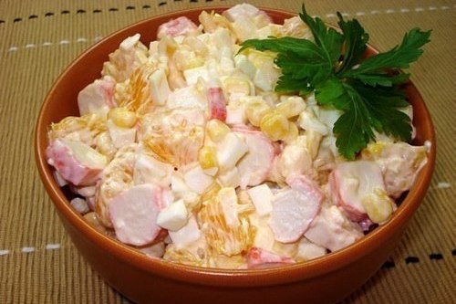Салат из крабовых палочек с кукурузой рецепт с фото очень вкусный