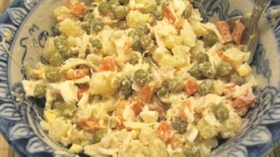 Салат из курицы с овощами по-уральски