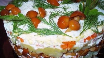 Салат из телятины с опятами и картофелем