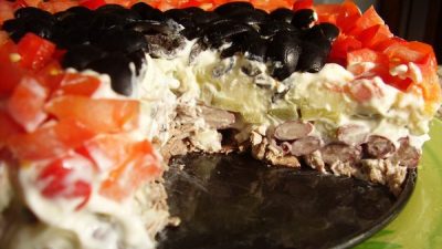 Салат «Коварство и любовь» с говядиной и фасолью