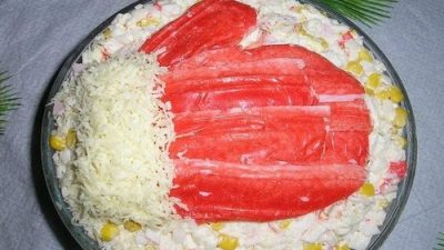 Салат «Крабовая шубка» слоеный