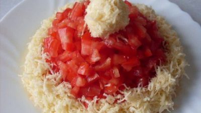 Салат «Красная шапочка» с перцем и курицей