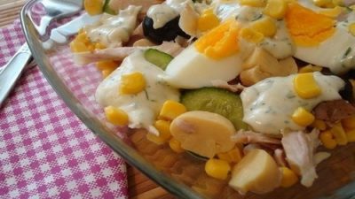 Салат «Курочка Ряба» с грибами и огурцом
