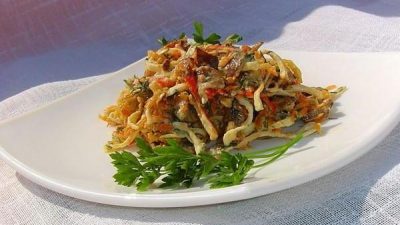 Салат «Необыкновенный» с шампиньонами