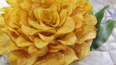 Салат «Роза» с копченой курицей