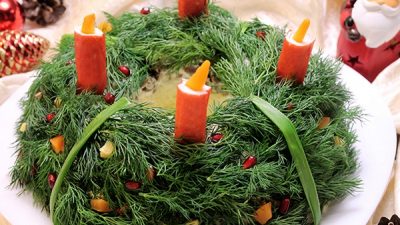 Салат «Рождественский венок» с рисом